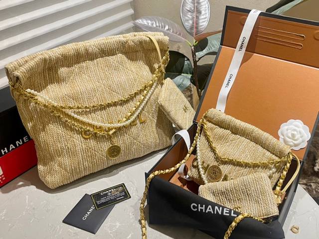 折叠礼盒 Size 30Cm 20Cm Chanel 香奈儿千呼万唤的22Bag 今年火遍全网的垃圾袋 拉菲草编 不多说啦直接上现货 搜索 小香家 垃圾袋