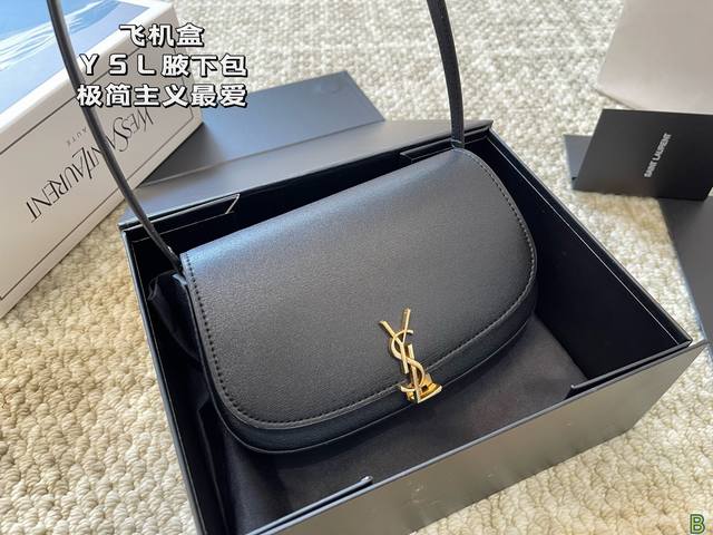 飞机盒 圣罗兰ysl Voltaire腋下包 极简主义最爱的椭圆腋下包型 很正的复古感 翻盖搭扣很新颖哇 空间的话日常出行完全无压力 尺寸21 13 - 点击图像关闭