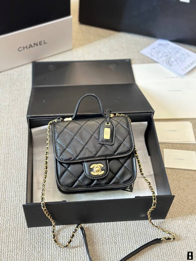 毛呢 其他 跟着买就对了 Chanel 22K铭牌豆腐包 Chanel 新品必入系列tew 铭牌豆腐包惊艳到了+ 中古铭牌设计感 居然出现在22K包袋上 复古感 - 点击图像关闭