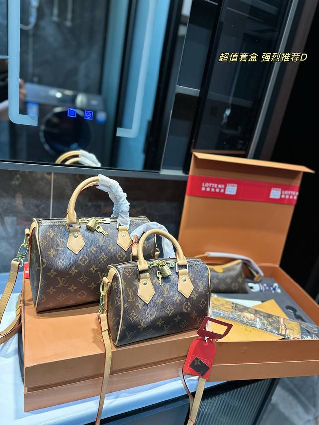 礼盒包装 Lv Speedy 枕头包 无论版型 内里和专柜毫无差别 真正原版复刻 内里可拆卸 火遍全球的爆款机场大包 机车女神包 明星同款 贵气而充满活力的品牌 - 点击图像关闭