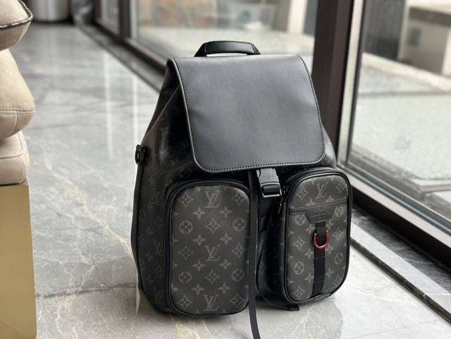 牛皮版本 Louis Vuitton Lv 双肩 背包 书包 Lv Petite Malle 这款一出几乎疯抢翻 风格个性时尚 Louis Vuitton原版品