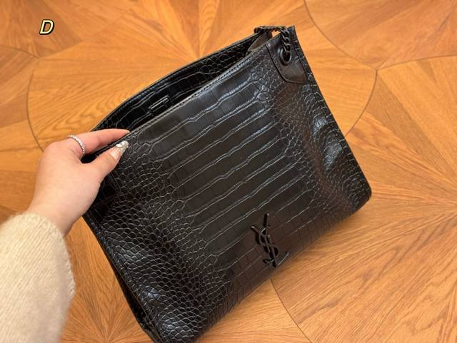 Size 33.27Cm Ysl的niki托特包 Niki Shopping Bag 很不一样杨树林 Niki和这款托特确实是别出心裁的设计有种莫名其妙的时髦