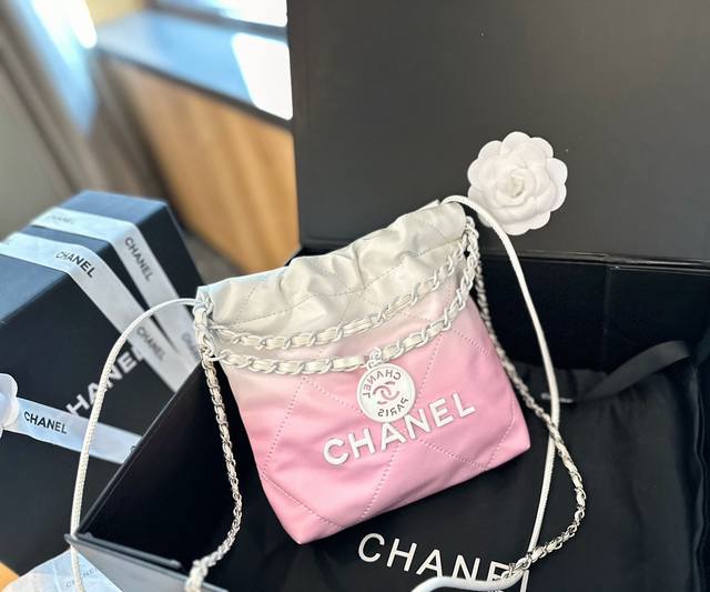 折叠礼盒包装 Chanel 24P渐变 迷你垃圾袋#大爆款预测 天呐chanel Mini垃圾袋也太美了叭颐 预测下一个大爆款翻 好想拥有 #香奈儿垃圾袋 #C