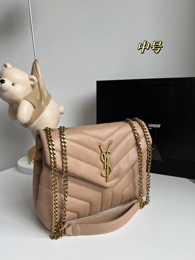 中号 Ysl 圣罗兰v格 邮差包 Slp 邮差包 原版粗旷鎏金链条 标签s*Int Laurent 链条包 圣罗兰 Ysl 专柜永恒经典同步款 来自最新一季的绝