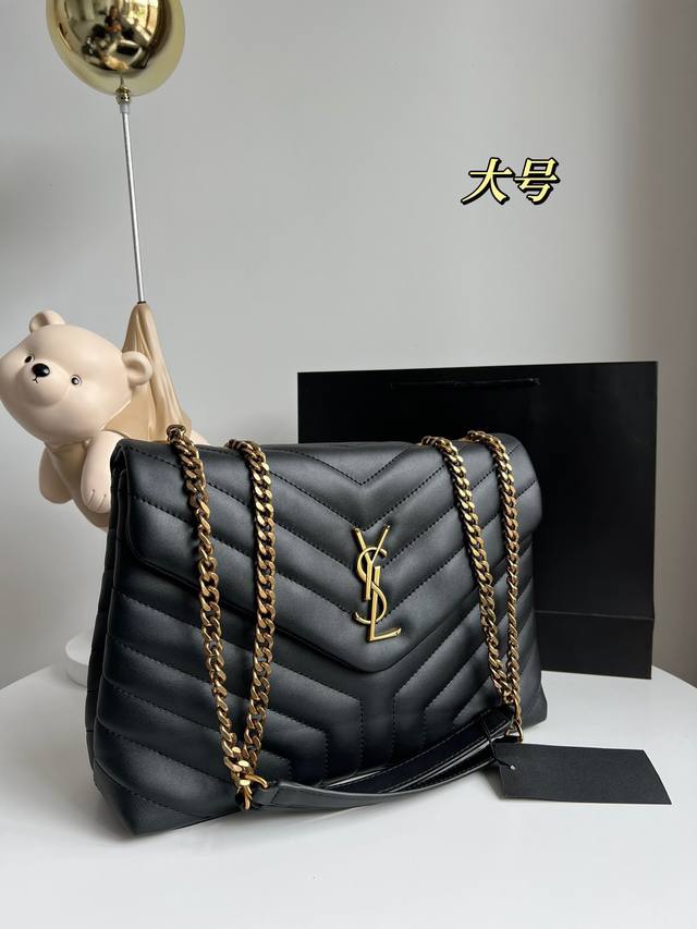 大号 Ysl 圣罗兰v格 邮差包 Slp 邮差包 原版粗旷鎏金链条 标签s*Int Laurent 链条包 圣罗兰 Ysl 专柜永恒经典同步款 来自最新一季的绝