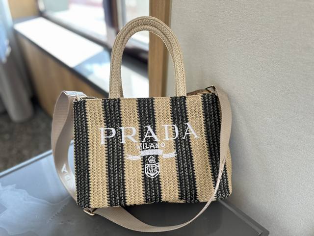 Prada 24Ss 新品 编织 Tote 菜篮子包 单肩斜挎 小网红包 Prada永恒经典 真正原版复刻 轻便时尚 潮人必备 普拉达由玛丽奥 普拉达于1913