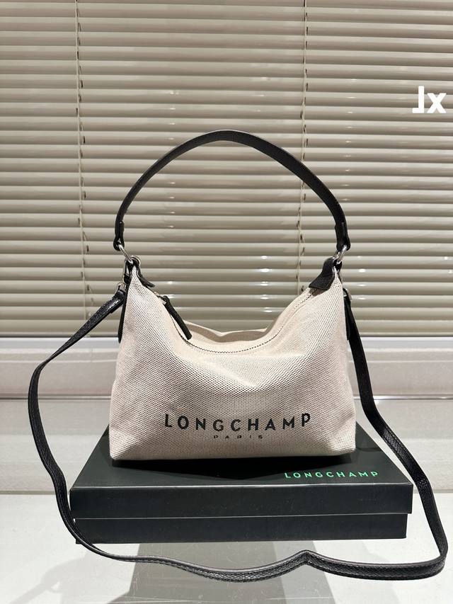 配盒 Size 22*18Cm 珑骧longchamp 饭盒包 春夏帆布是永远的流行 . 实用性 外观 背起来的气质都刚刚好哦 绝对很实用的一款