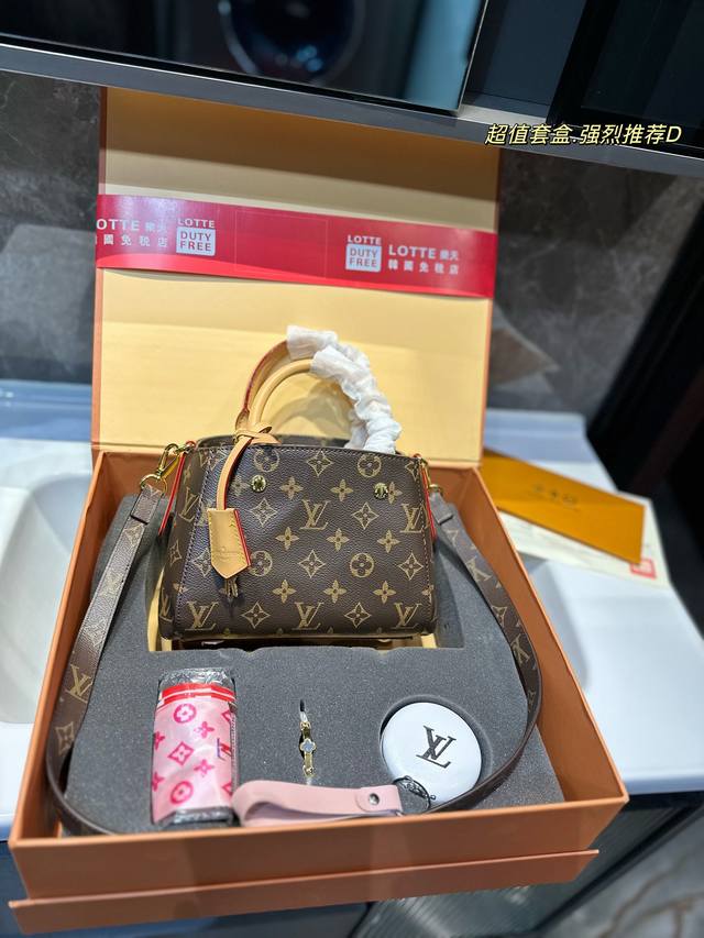 礼盒包装 Louisvuitton 专柜同步 引领时尚潮流 细致纹理清晰 原版五金件用不掉色 原版pvc配头层牛皮细致出品手工非常精细 内部空间大 专柜的品质