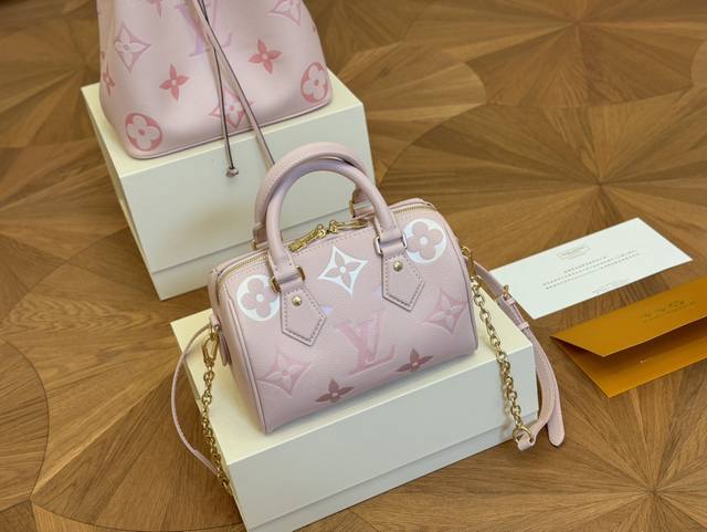 配折叠盒 Size 21.15Cm Lv Speedy20 新款粉色枕头包 搜索 Lv 枕头包 - 点击图像关闭