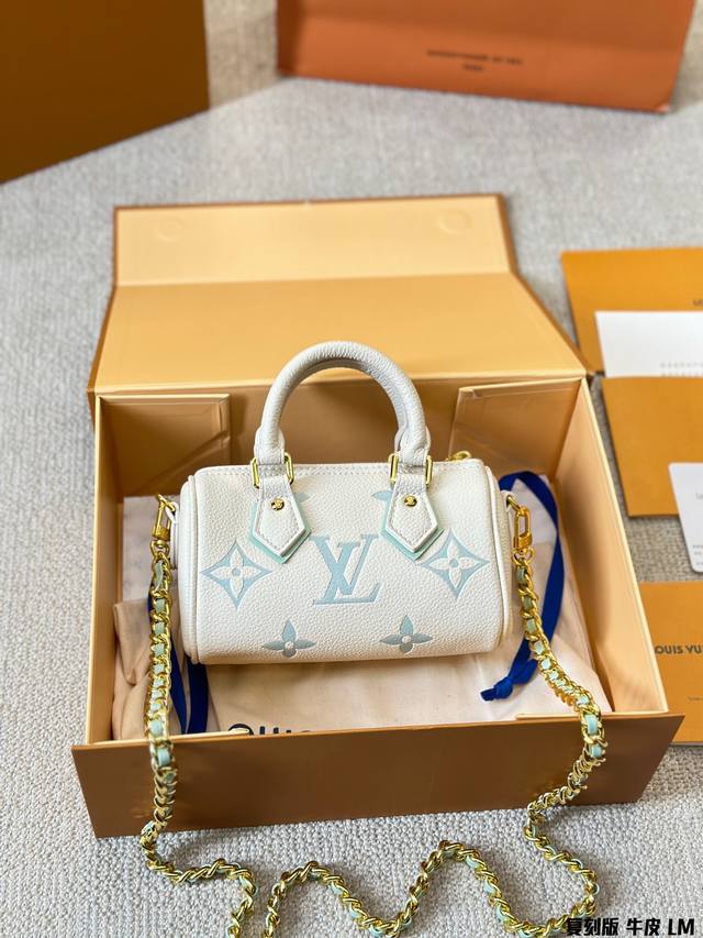 顶级牛皮版本 Lv Speedy 16Cm枕头包 无论版型 内里和专柜毫无差别 真正原版复刻 内里可拆卸 火遍全球的爆款机场大包 机车女神包 明星同款 贵气而充