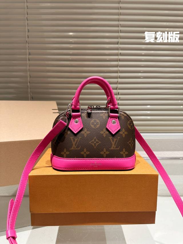 Lv Lv Alma Bb Mini贝壳包 原版高品质 包包这款retiro 手袋以标志性的老花面料制成 经典永恒 优雅低调的外形设计和宽敞的包身更加入了实用性