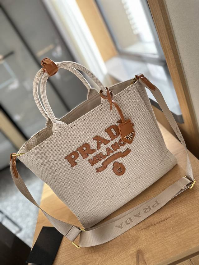 Prada 托特包 休闲百搭轻便实用 上身超好看草编系列 尺寸 32 27Cm