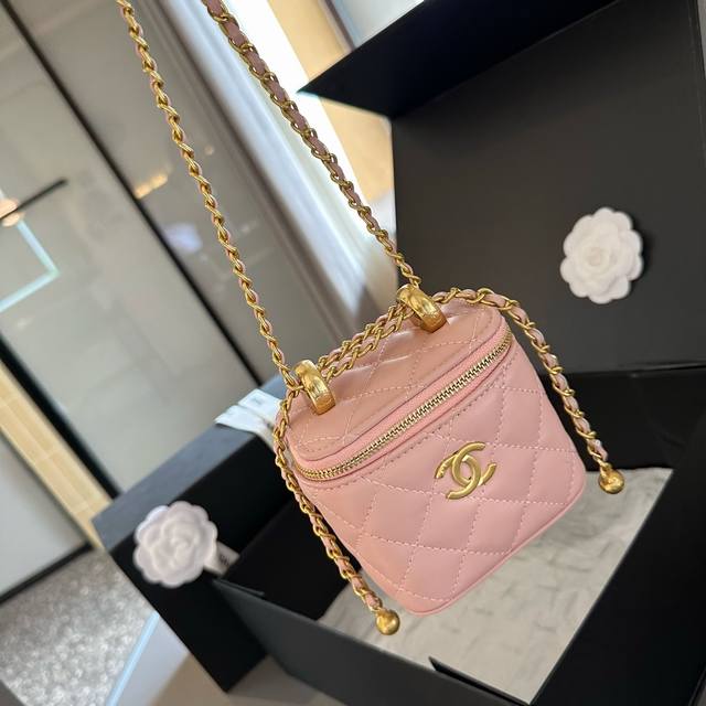 礼盒包装 Chanel 2024新品 双球涂层链条 盒子包 小箱子 最近的盒子包系列真的好火 小盒子当然是异常可爱啦 尺寸 11 10