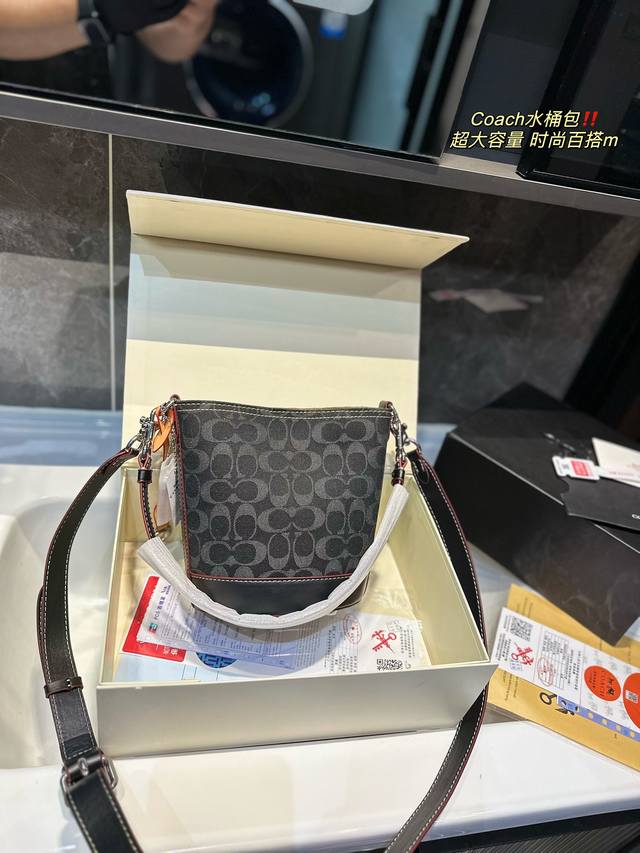 礼盒包装 Coach Coach 小号可容纳水杯和小伞话不多说快冲啊新品抢先看 新品抢先看尺寸15*19Cm