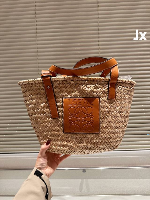 Loewe罗意威 21夏季新款草编包basket Bag 菜篮子 编织拼皮购物袋沙滩度假手提包 尺寸 28 21Cm