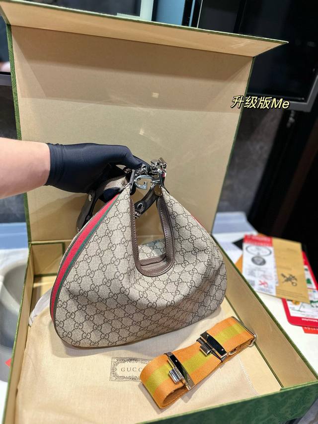 折叠礼盒 Gucci 2023新品 摩登时髦女孩都应该要拥的gucciattach Gucci Attach 解锁潮流密码这个包包真的是天菜了好嘛 真的是复古潮