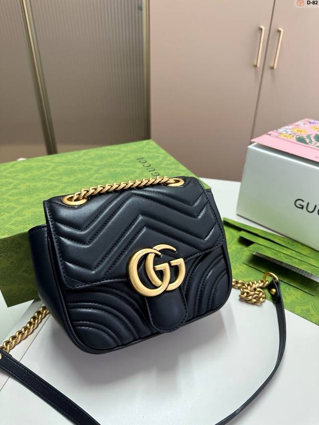 Gucci酷奇方胖子gg Marmont 方胖子 Gucci新款小可爱震撼来袭 宝宝们 绝对绝对的下一个爆款 D-82尺寸16.8.15 折叠盒飞机盒