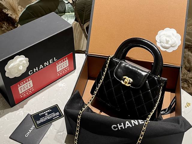 油蜡皮 折叠礼盒 Chanel 23新款kelly链条包 23K最火的一款 尺寸：22Cm