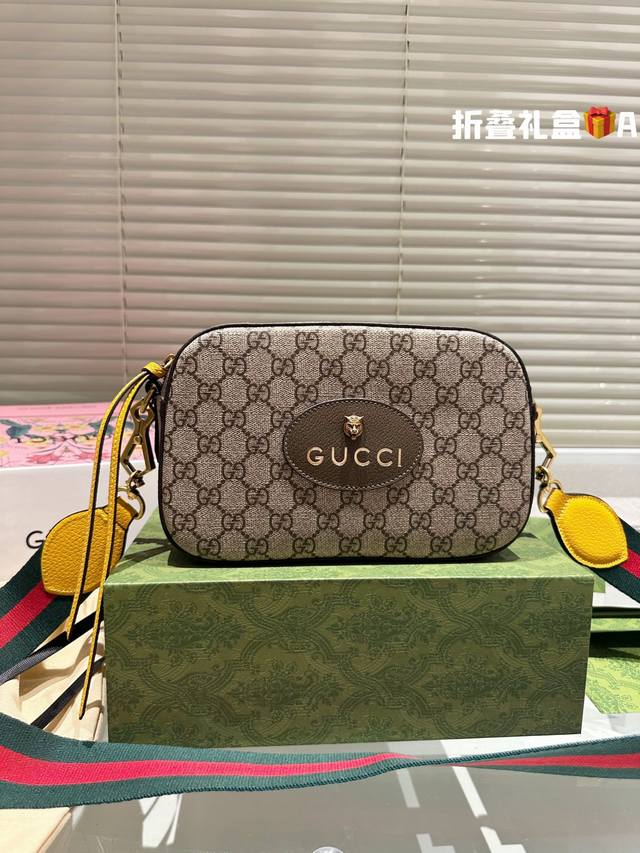 折叠盒飞机盒 Size：24Cm 跑量款 Gucci虎头相机包 专柜新款 男女同款哦！