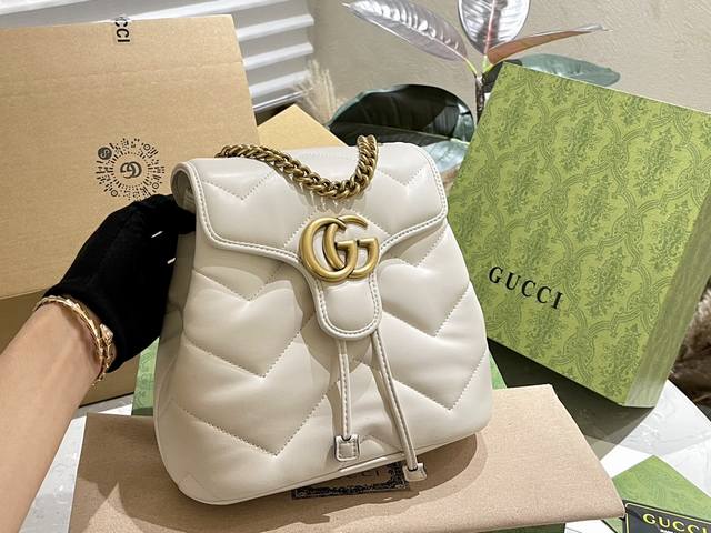 原厂皮 牛皮 折叠礼盒 官网飞机箱 全套乐天发票 Gucci 新品双肩包 原版品质！精工制作 Gucci/古奇 经典调配件 Gucci 古奇最新