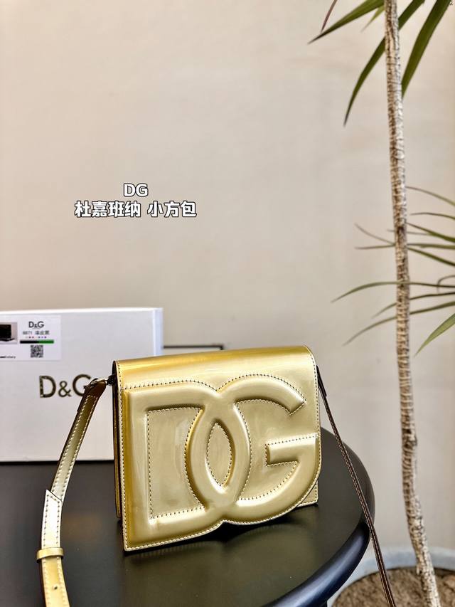 配盒 Dg 杜嘉班纳 小方包 Bags Napoli|手袋灵感日记夏日优雅纷呈，＃Dolcegabbana 多样手袋丰富你的百变造型在dg包袋家