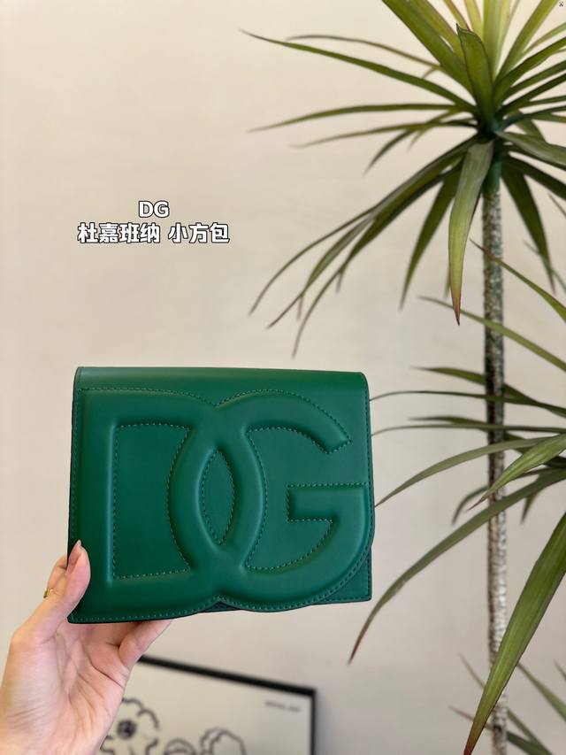 配盒 Dg 杜嘉班纳 小方包 Bags Napoli|手袋灵感日记夏日优雅纷呈，＃Dolcegabbana 多样手袋丰富你的百变造型在dg包袋家