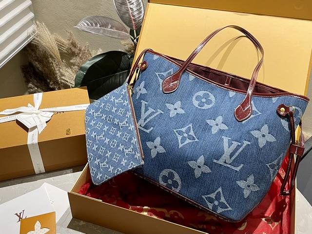 折叠礼盒 Lv 中古 牛仔 Nf 购物袋 Neverfull 购物袋！入门级的款式哦！绝对的终身款！此物经典不言而喻！街拍和实用都是非常nb的选