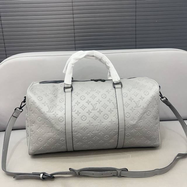 Louisvuitton 路易威登 Keepall旅行袋 手提包袋 机场包 采用精湛镶嵌细工，实物拍摄 原厂原版面料 配送 防尘袋 50 X 27 Cm