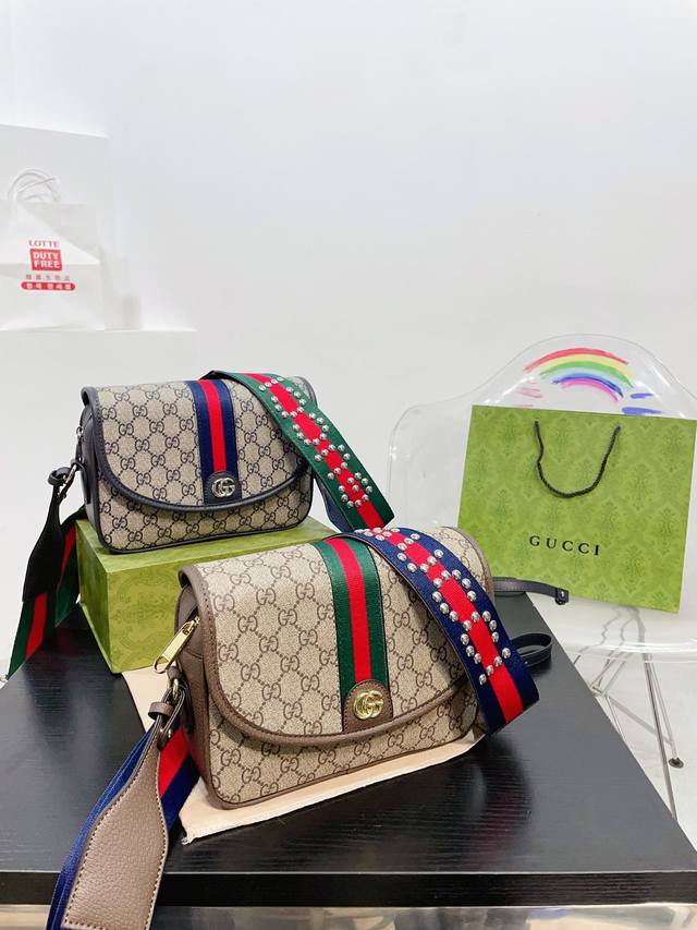 礼盒包装 酷奇gucci 新品 老花邮差包 单肩斜挎包刷爆某书 超级 男士们，女士们，通通可以使用 大牌明星时尚达人 最爱单品 经典 真心狂推各