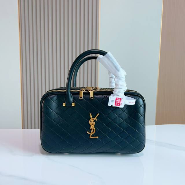 Ysl 手提包 化妆包 慵懒随性又好背 上身满满的惊喜 高级慵懒又随性 彻底心动的一只 Size：27Cm