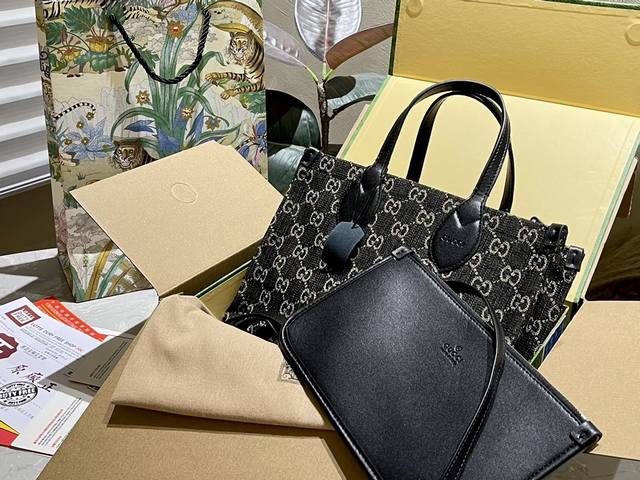 原厂皮 Gucci 新款 烟熏黑牛仔 Tote 购物袋 复古又文艺 容量简直无敌 出行旅游的百搭款～ 尺寸：26Cm