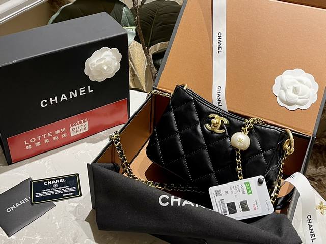 原厂皮 调节扣 折叠礼盒 Chanel 24Ss 珍珠双金球 Mini Tote 但是这款真的是这一季的最爱 小巧可爱俏皮活泼 - 点击图像关闭