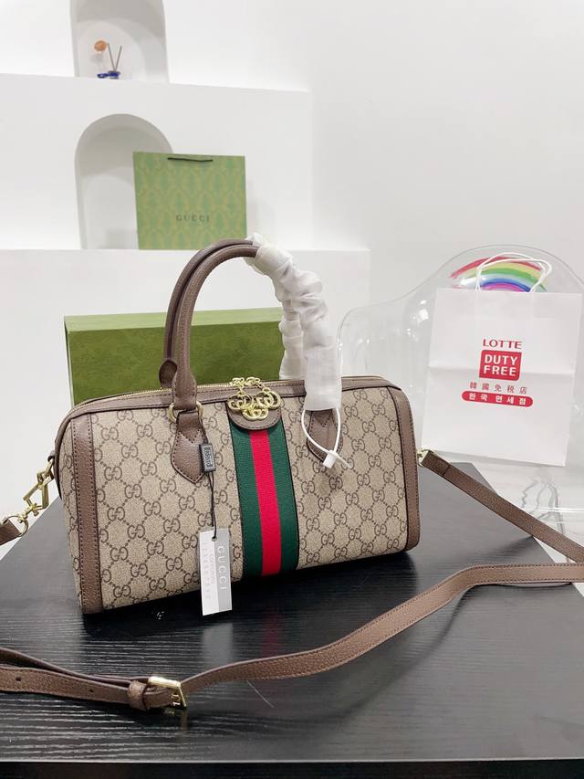 酷奇gucci新品枕头包pvc面料配粒面牛皮 Gucci Ophidia#全新系列火热来袭 重塑古典美 既气质又休闲 沉稳不失帅气范 多变的版包型不变的复古气息