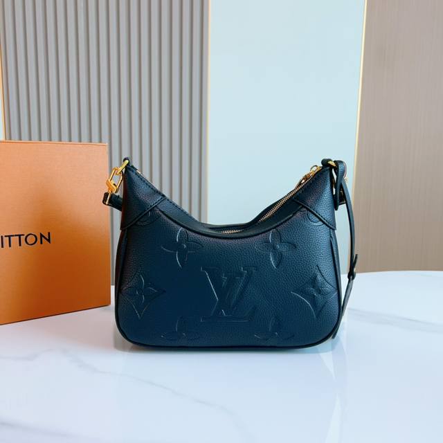 礼盒包装 Louisvuitton 路易威登女士灰色柔软粒面牛皮腋下包尺寸24187Cm