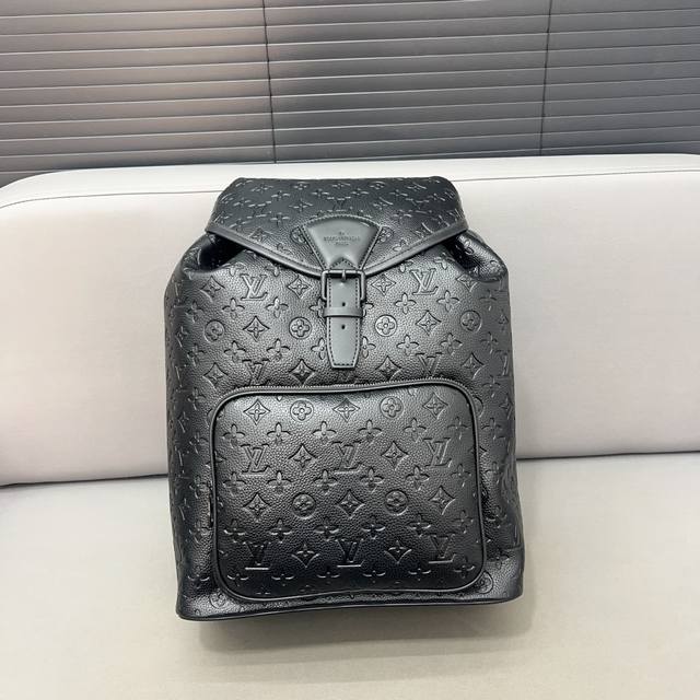 Louisvuitton 路易威登 Eclipse 双肩包 男士印花背包 电脑包经典logo搭配原厂工艺材质 休闲百搭采用精湛镶嵌细工，实物拍摄 原厂原