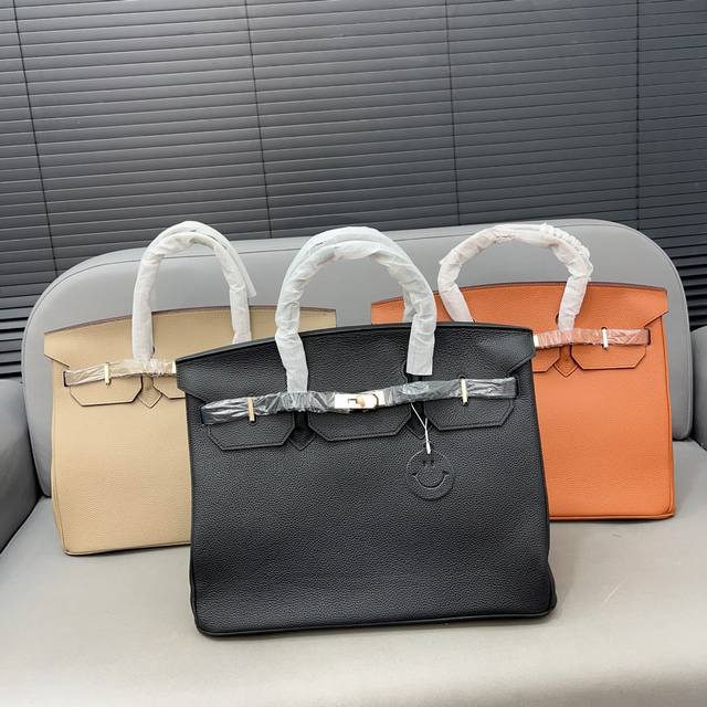 Hermès 爱马仕 Birkin 40 铂金包 顶级荔枝纹头层牛皮 男士公文包 手提包 采用精湛镶嵌细工，经典百搭 实物拍摄 原厂原版面料 高端品质