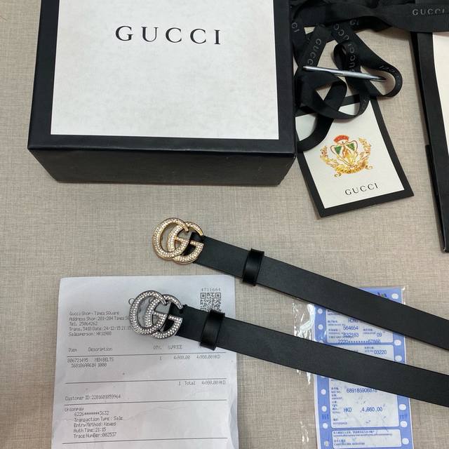 品牌：Gucci 配色白礼盒 等级：原品版质.定制层头牛皮。专柜售典经爆款开模。油精边致 电车脑线 手柔感软.实物拍摄修无饰 上效身果超好.配专柜全包套