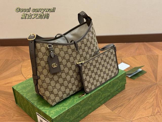 配折叠盒 Size：32.25Cm 古奇carryall 年度包王 带有蝴蝶结的腋下包喜欢吗， 内附一只收纳零钱包， 性