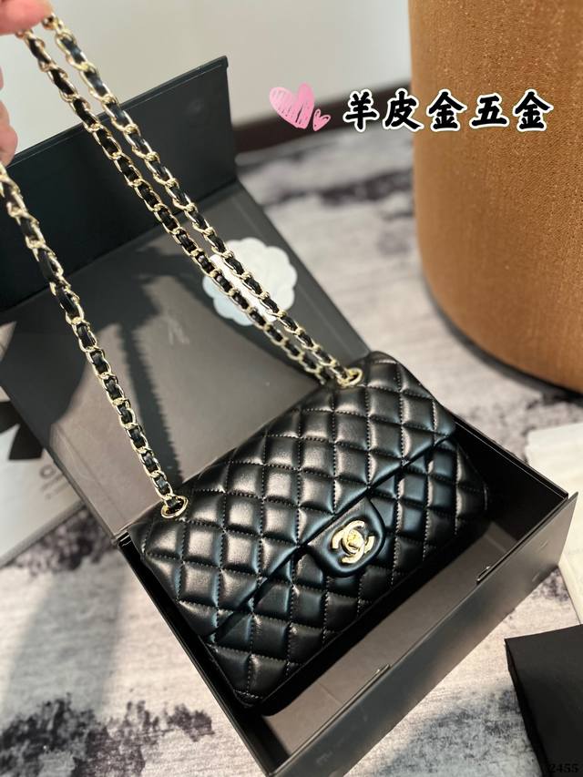 原单品质 “复刻版 Chanel 23Cm Cf ” Chanel礼盒专柜包装 无疑是个美胚子简直就是狙击小仙女们心脏的利器珍珠女孩的优