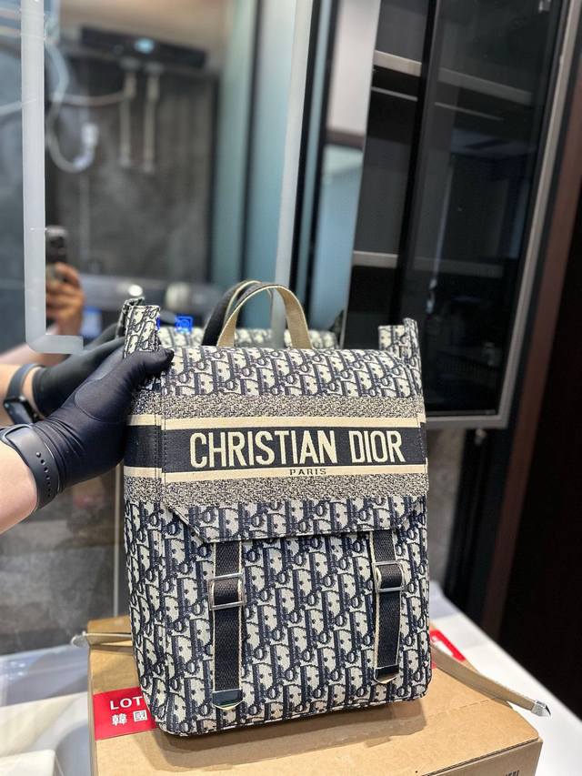 高品质 原单布 迪奥 Dior 早秋新款双肩包 专柜最新进口帆布原单品质 官网同步 原版五金不掉色 品质保证超洋气 超实用 随心装 永不过时 必备单品