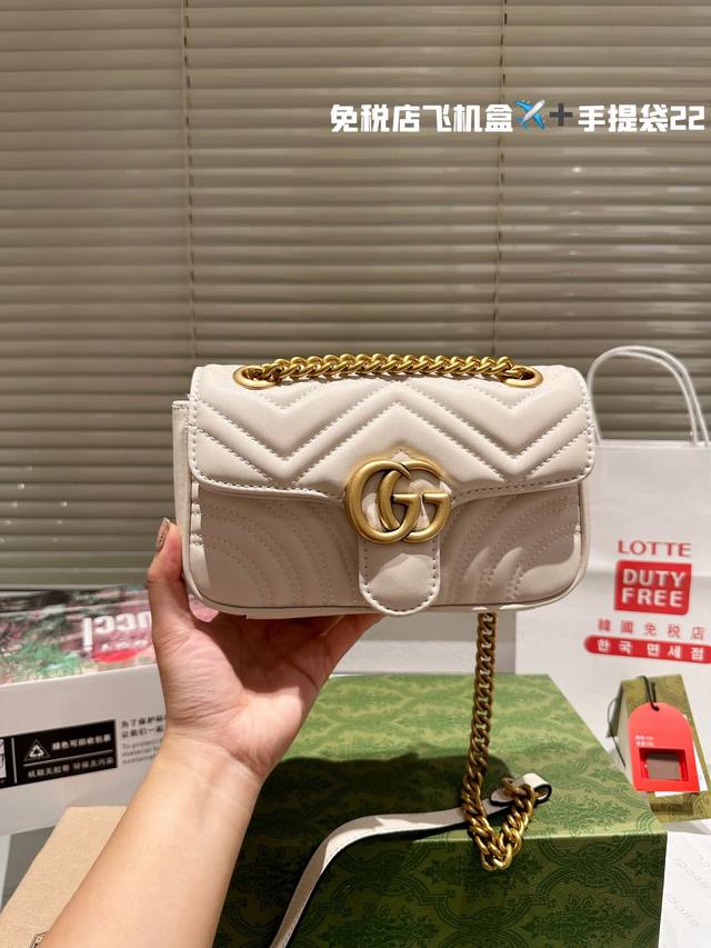 原单 无手提袋 飞机盒折叠礼盒 Size：22*13Cm Gucci Marmont 经典款啦 质量很好 性价比高 Dd