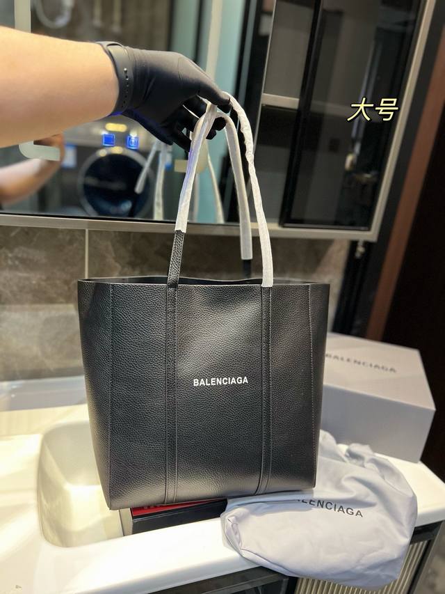 巴黎世家 Balenciaga 纸袋包 简单实用耐看 愈看愈好看！！！！Ydl尺寸36.29