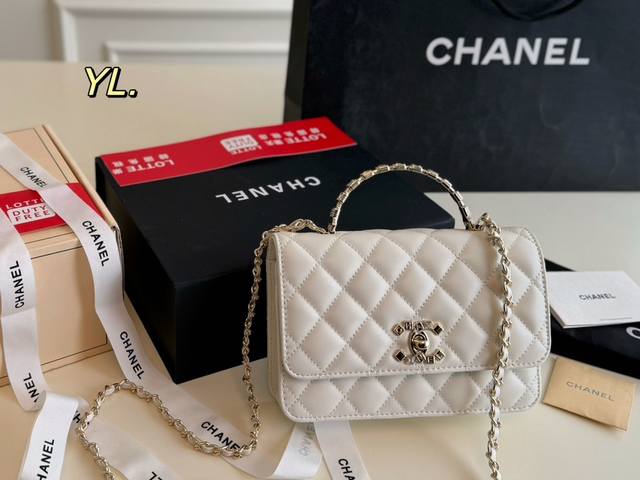 折叠盒 Size：19×13 Chanel24P水钻手提斜挎包 香奈儿新品手柄配钻 斜挎 可手提 单肩 不挑衣服经典不过