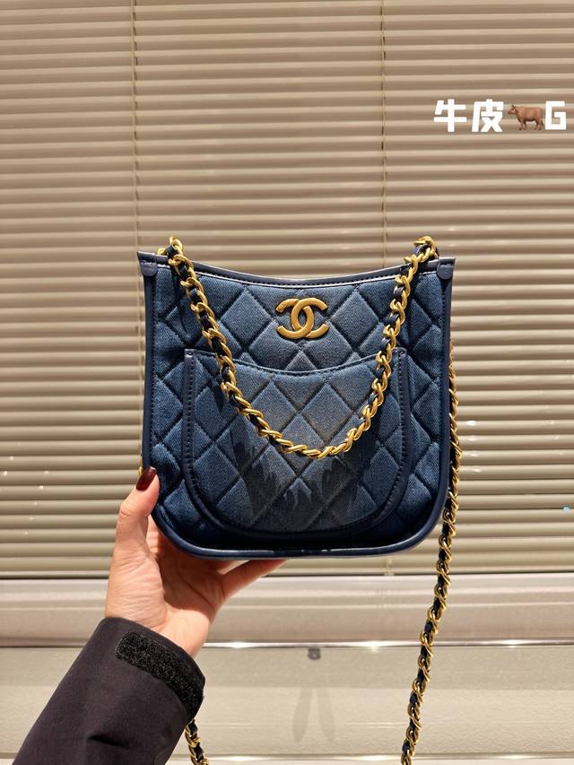 原版牛仔 Chanel 牛仔托特包 慵懒随性又好背 上身满满的惊喜 高级慵懒又随性 彻底心动的一只 Size：2