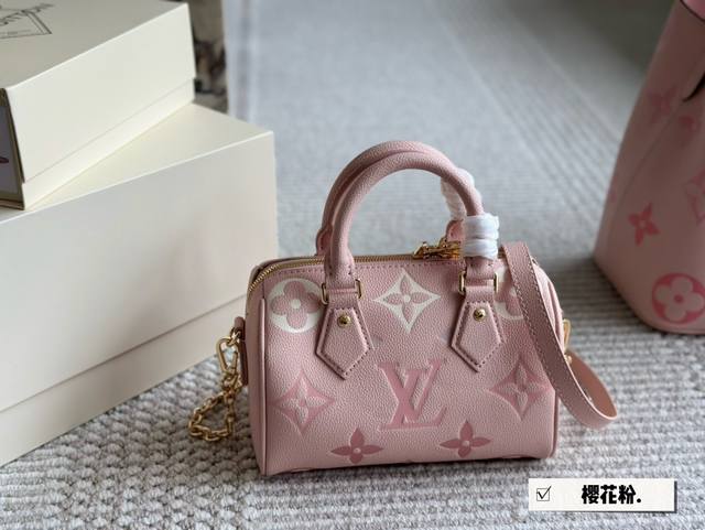 新款 配盒 Size：20*14Cm L家 Ss23 Speedy 20 一起感受樱花粉的快乐~ 拎一个小包包真的爱了爱了~ D