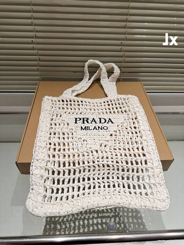 礼盒 Prada 草编托特包 休闲百搭轻便实用！ 上身超好看草编系列 尺寸35.36