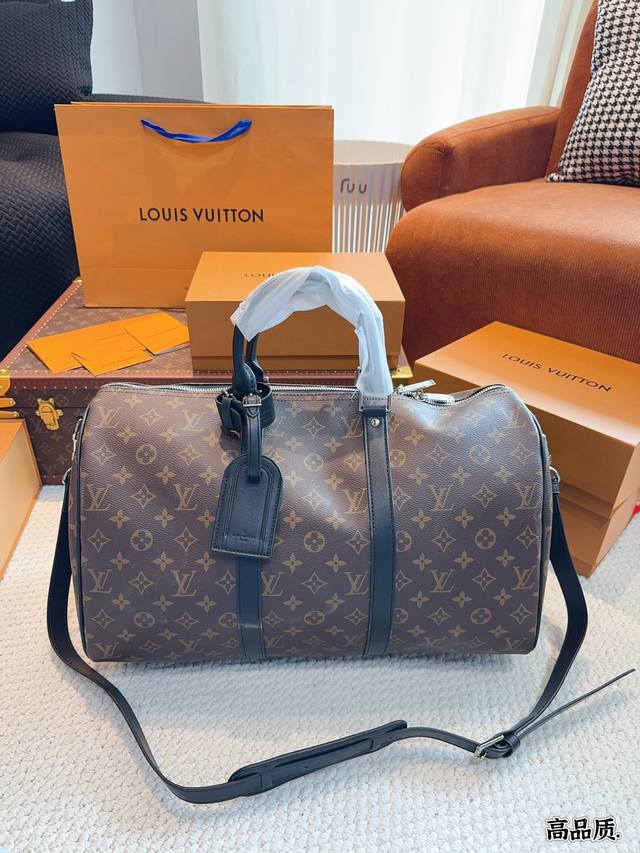 超酷中lv Keepall老花旅行袋 Lvkeepall 出差旅行最常用的一只包 这是超酷的一只包 可以做健身包，也可做旅行袋