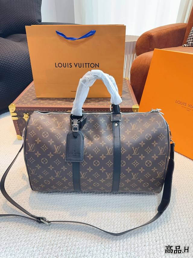 配礼盒. Lv 路易威登 春夏限量新款keepall 旅行包 一只帅气能装的旅行袋 时尚爆发款火热来袭 经典设计大气可观男女通用款 包包采用原版皮质 超 - 点击图像关闭