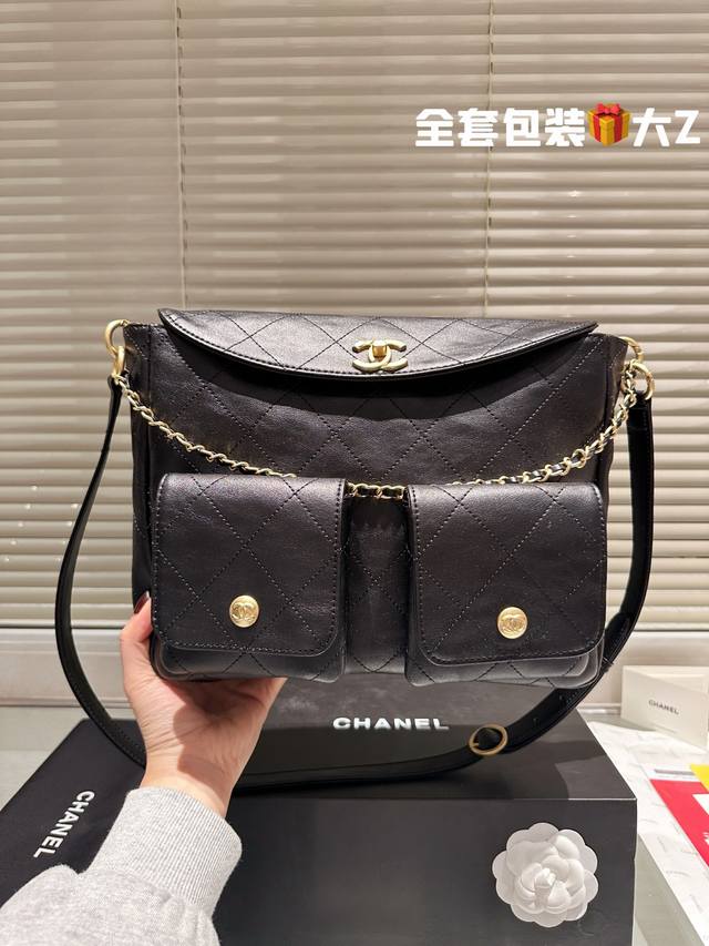 礼盒 Chanel 2024新品包 小香牛皮最近好多明星都在背chanel 这款包是由老佛爷karl Lagerfeld和chanel现任创意总