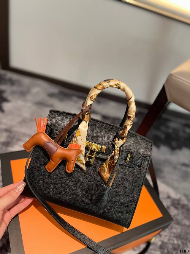 折叠礼盒包装 Hermès/ 爱马仕 铂金包 高端质量 专柜最新款进口手掌纹 明星同款 原版质量 ，Hermès每个女孩的必备品 尺寸：25.19 Dd